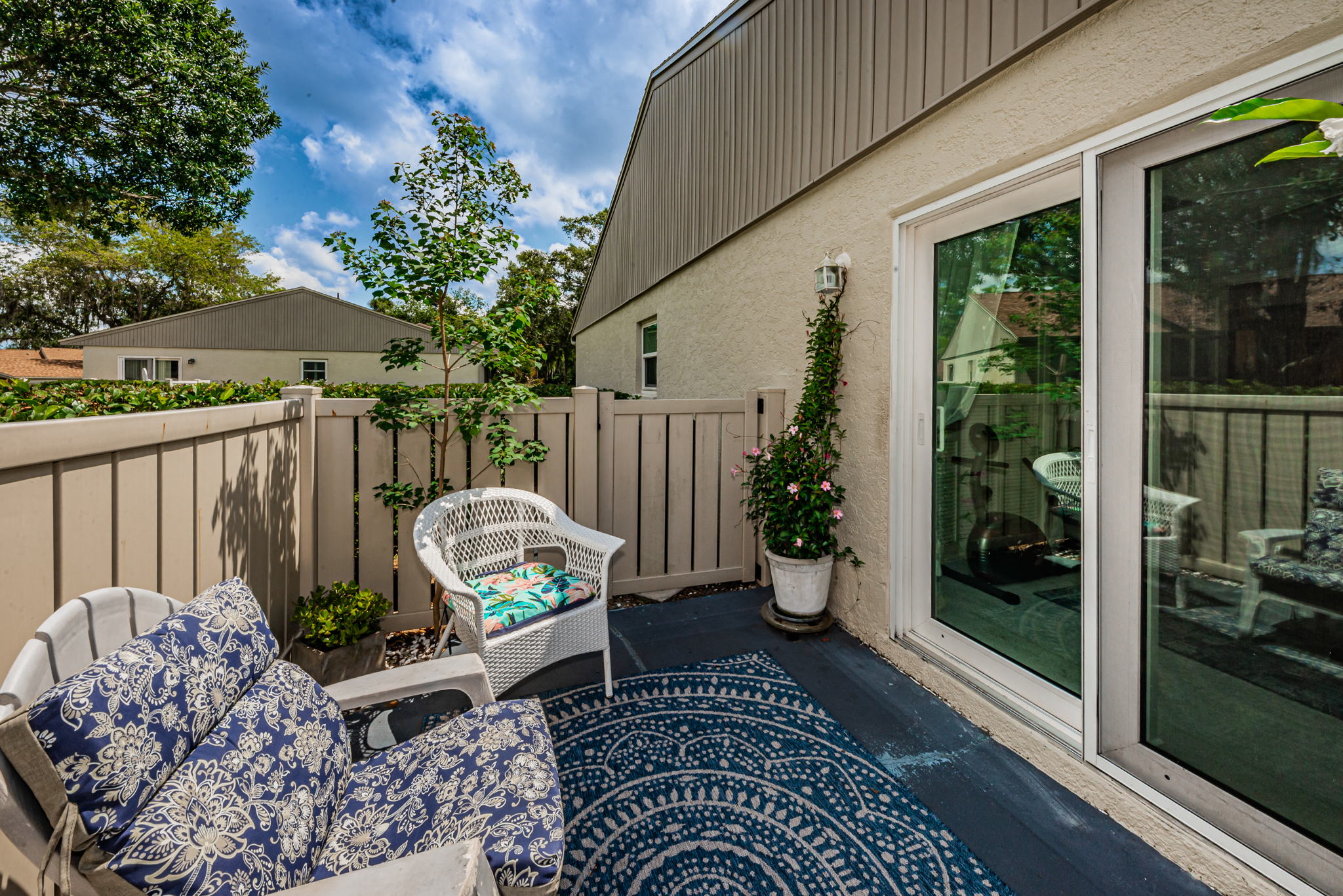 Side Patio2