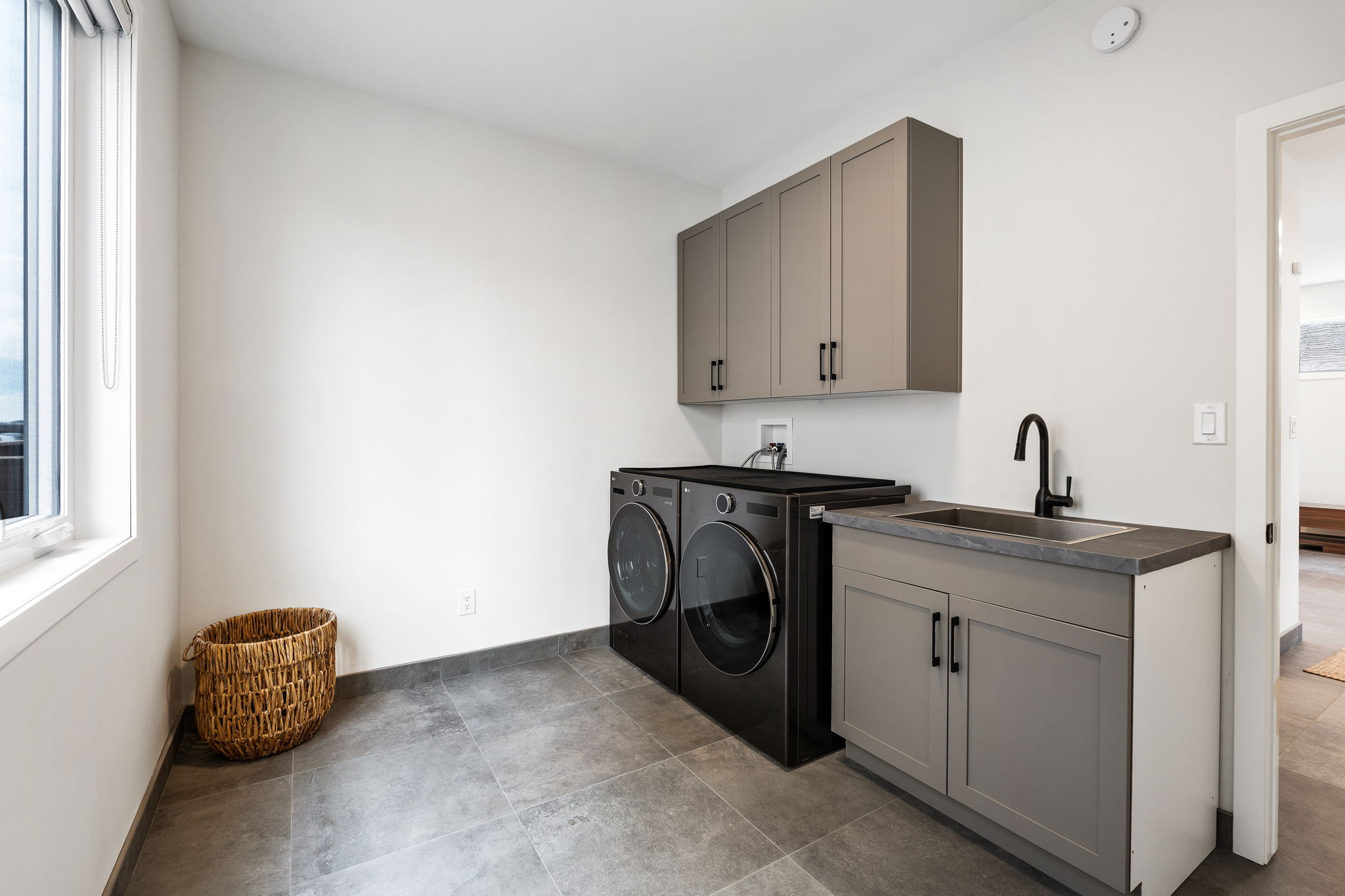 120 Cowley St - Interior-22