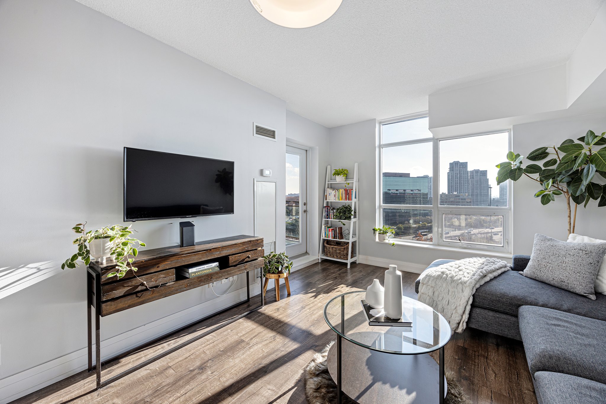 Toronto property showcase — delivered property photograph 6