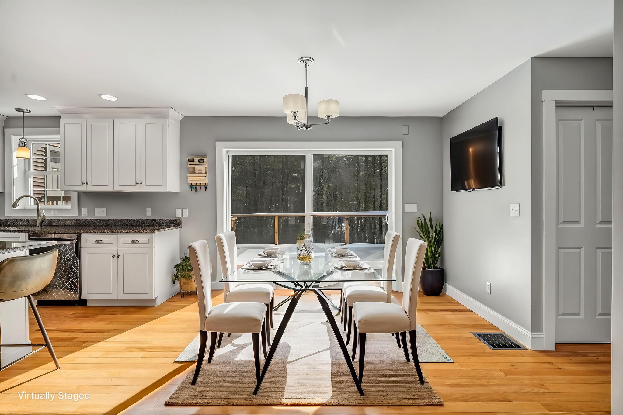 FFM06581 virtually staged.jpeg