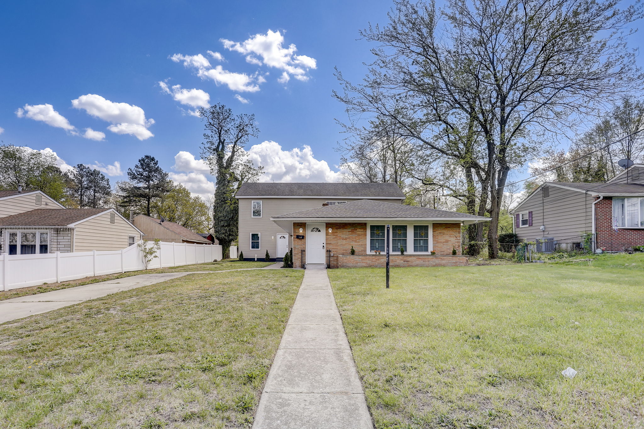 E Oak Ave-002