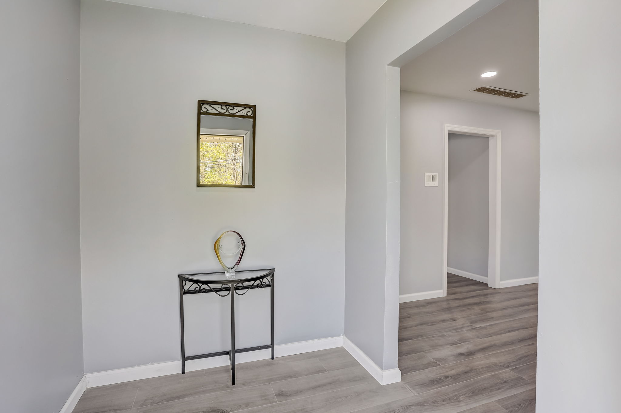 E Oak Ave-004