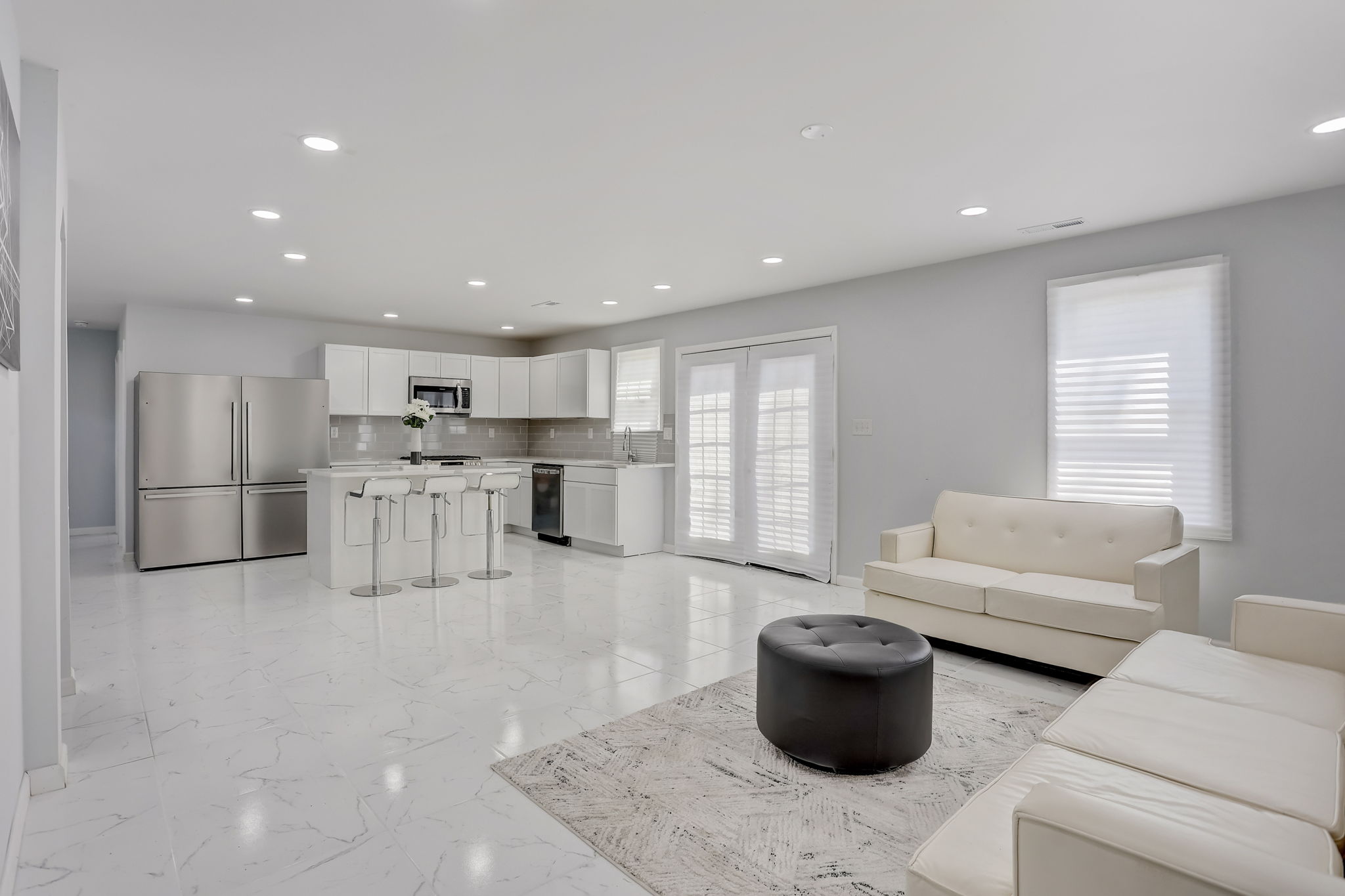 E Oak Ave-005