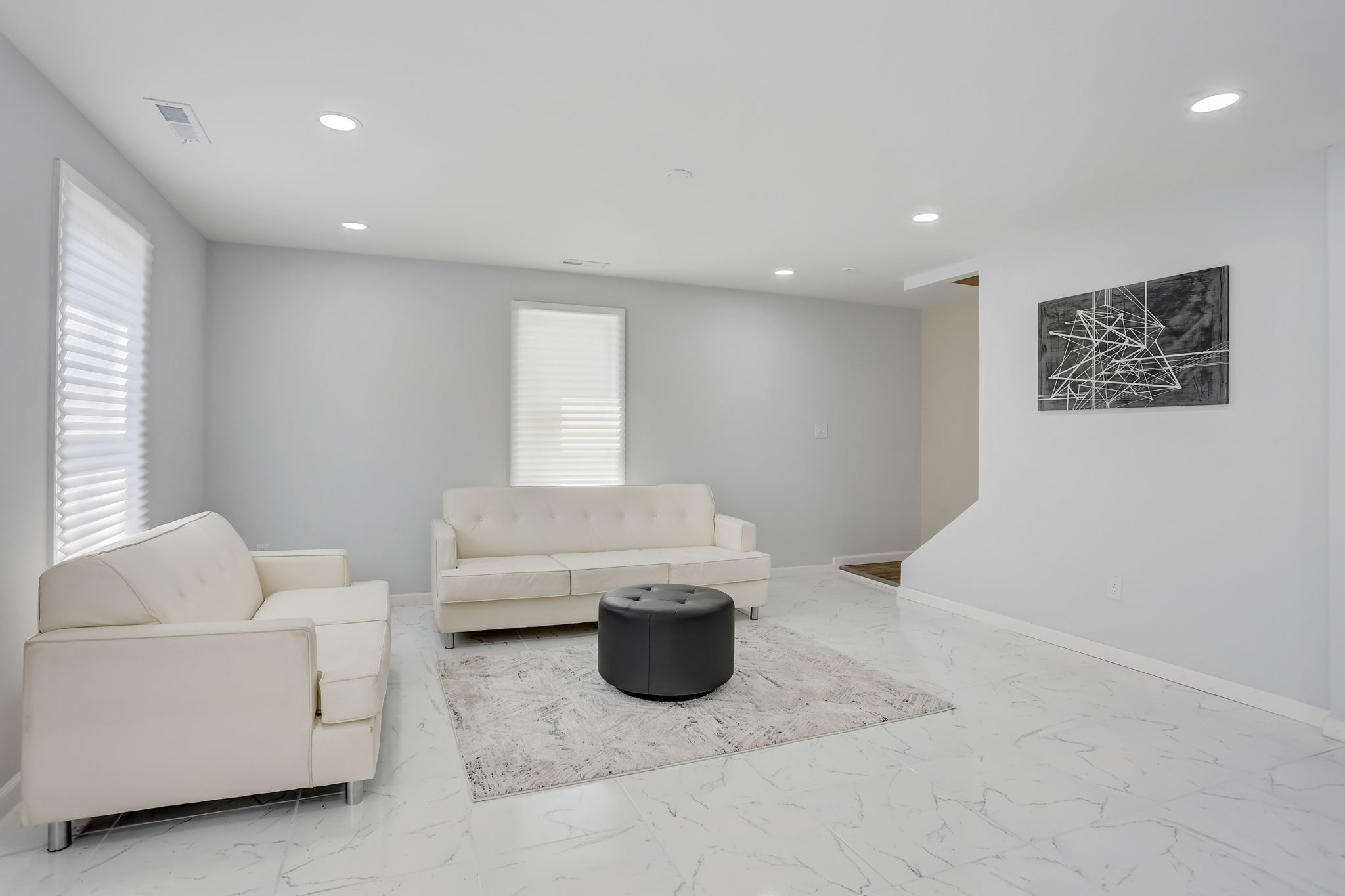 E Oak Ave-007