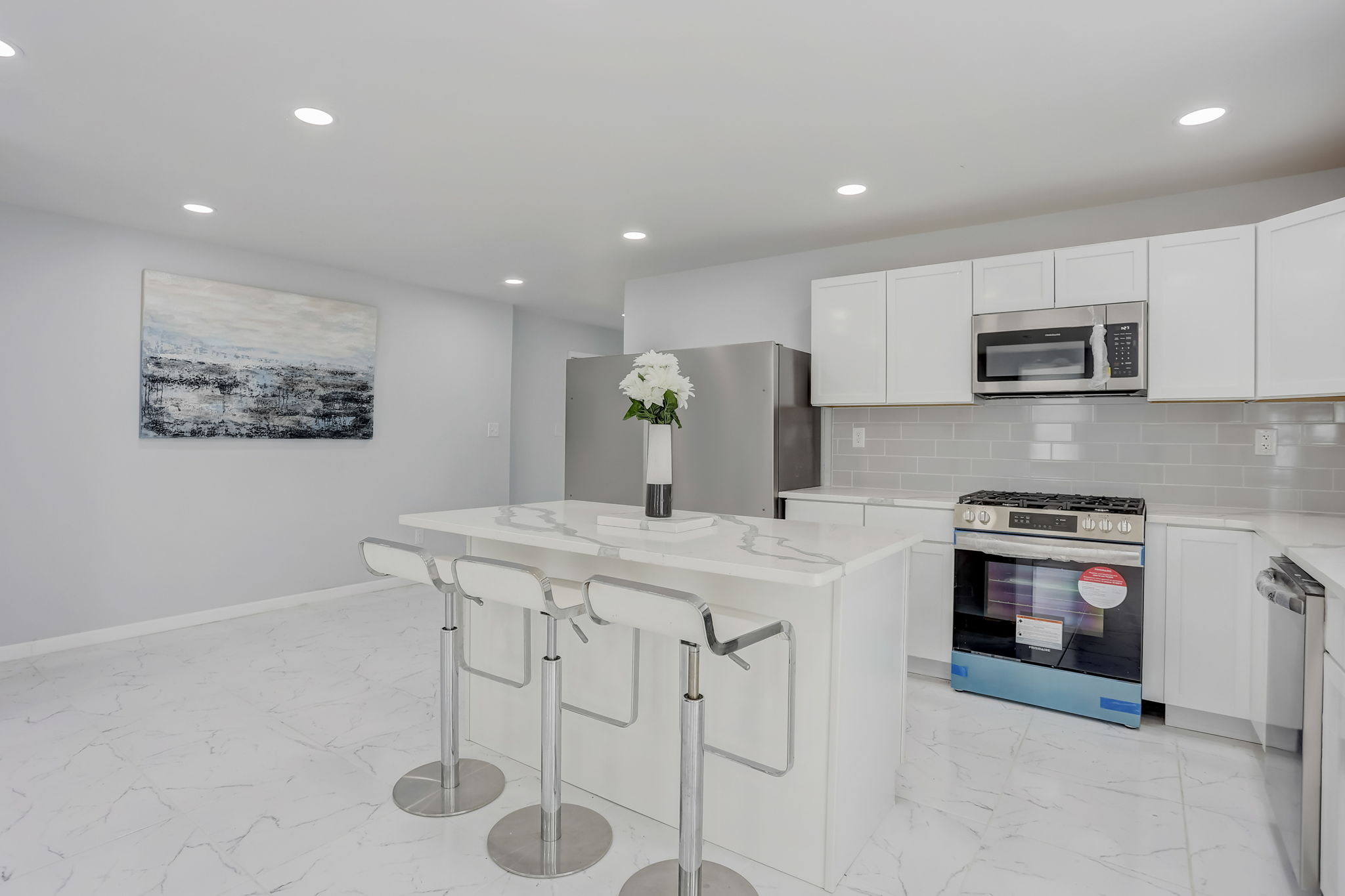 E Oak Ave-008
