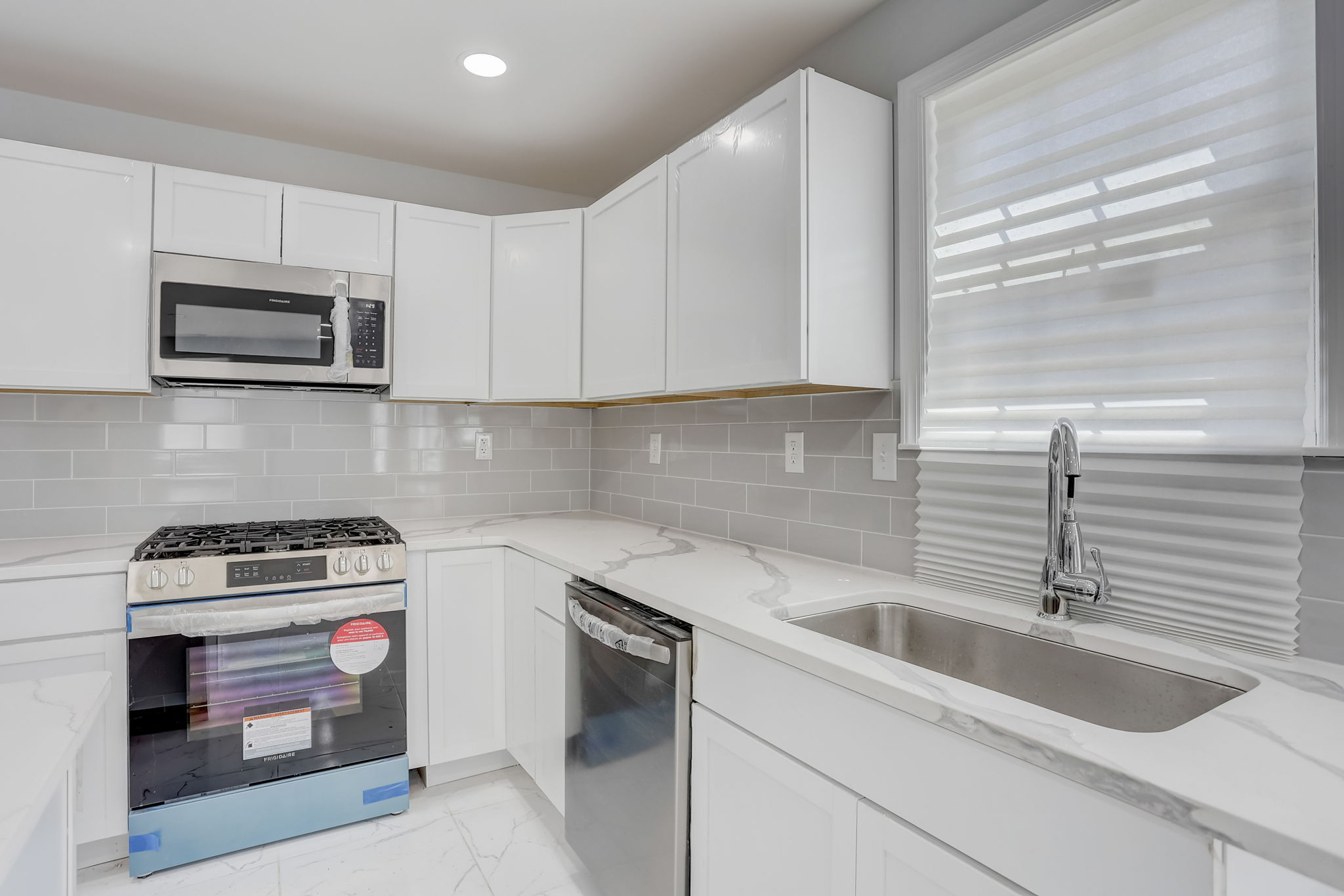 E Oak Ave-013