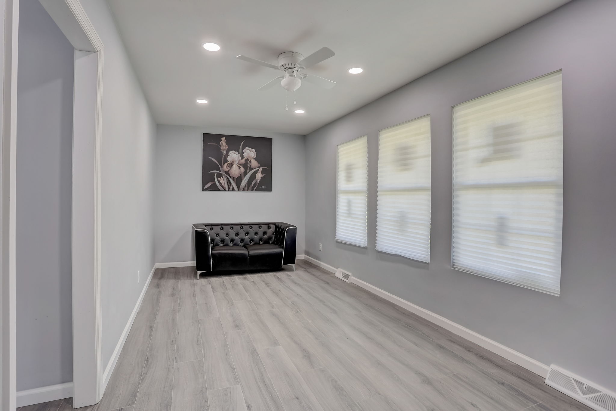 E Oak Ave-016