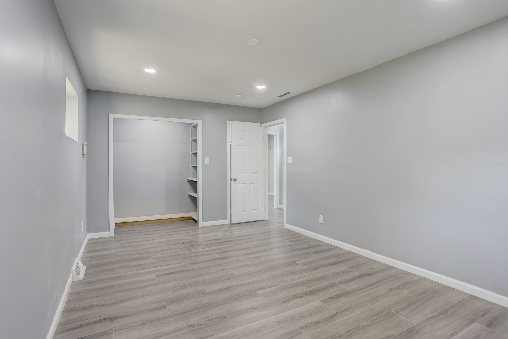 E Oak Ave-022