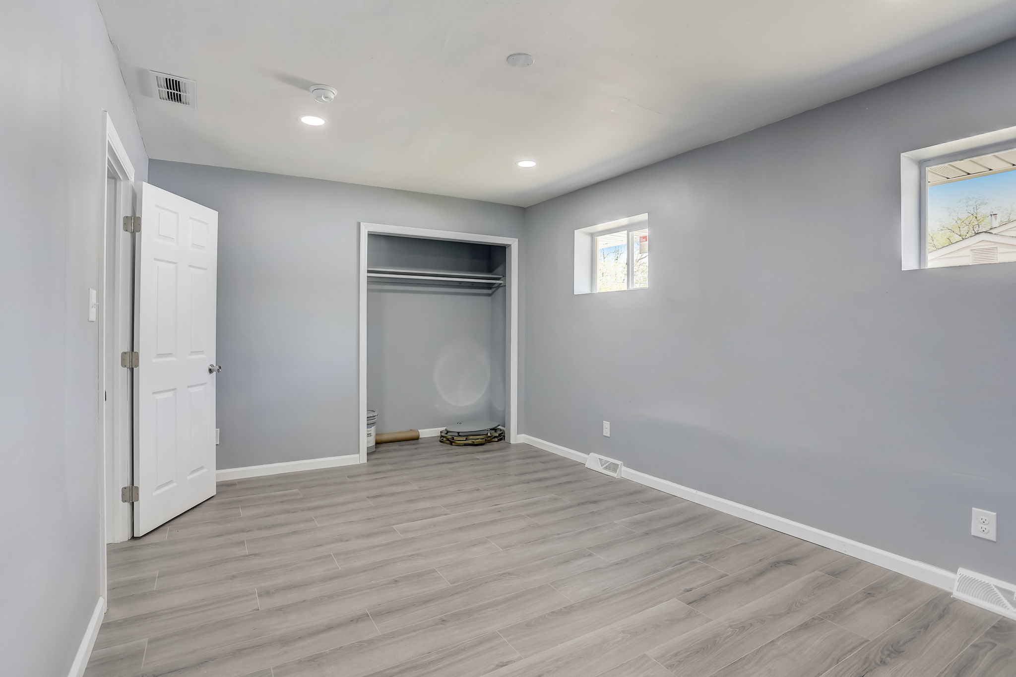 E Oak Ave-023