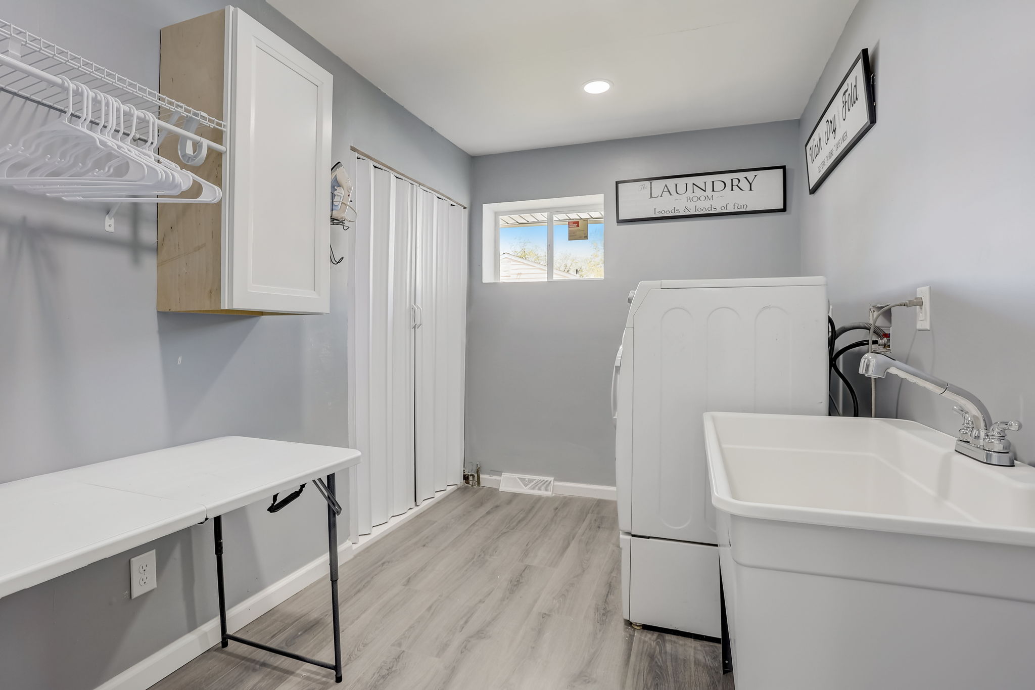 E Oak Ave-025