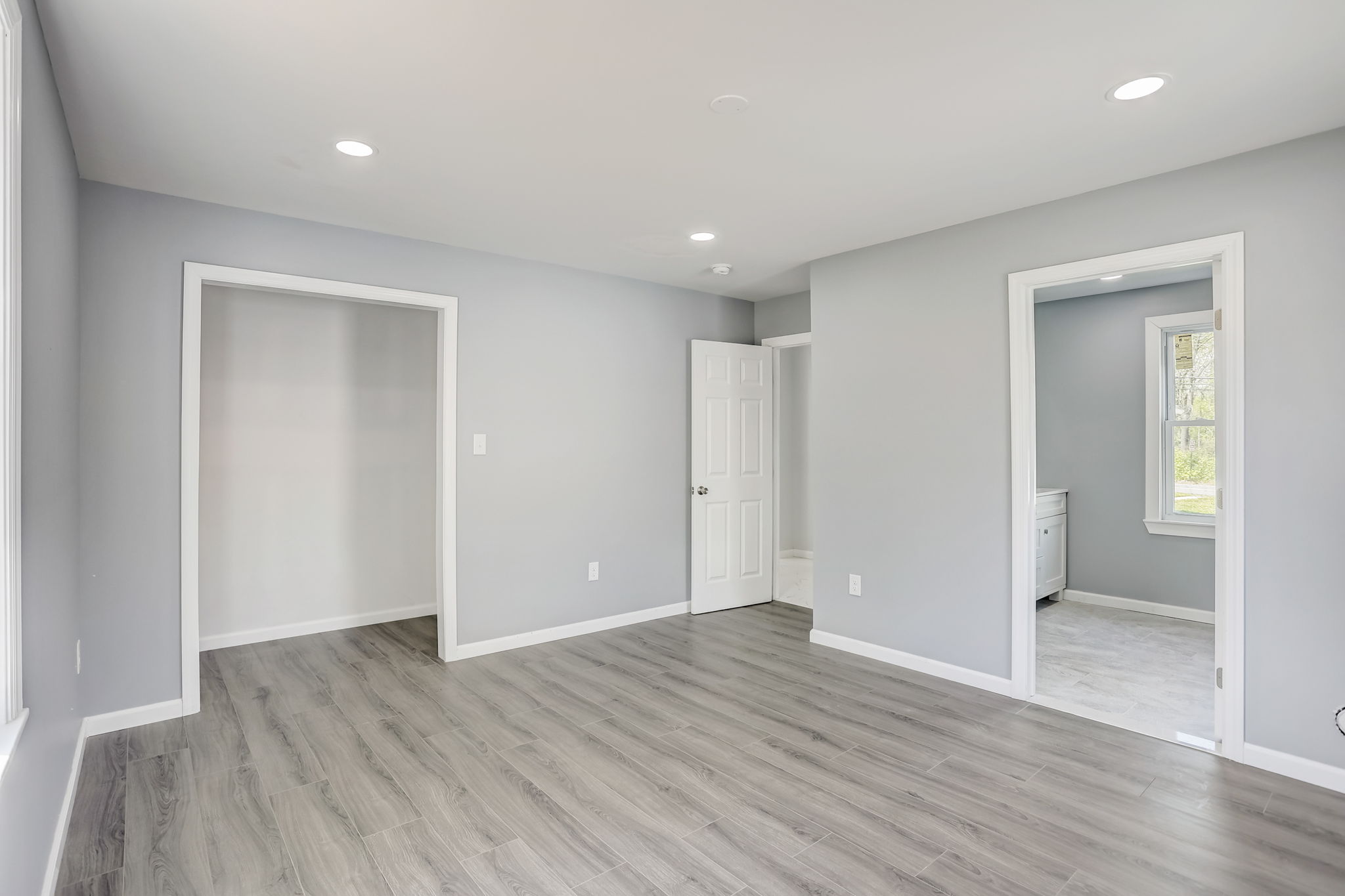 E Oak Ave-029