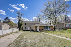 E Oak Ave-001