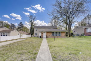 E Oak Ave-002