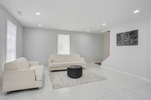 E Oak Ave-007
