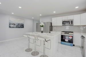 E Oak Ave-008