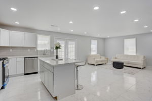 E Oak Ave-012