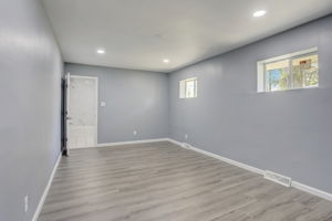 E Oak Ave-019