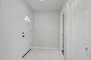 E Oak Ave-027