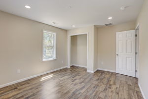 E Oak Ave-037