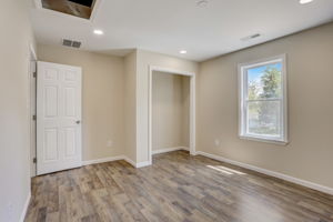E Oak Ave-039