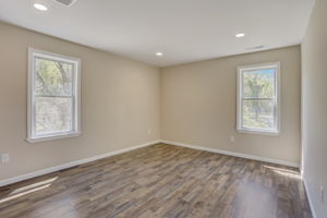 E Oak Ave-041