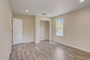 E Oak Ave-042