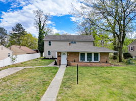 E Oak Ave-050
