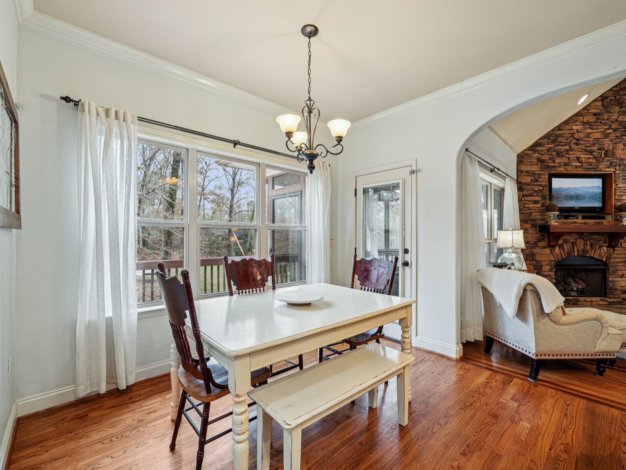 Flagstone Dr-S0512-015.jpg