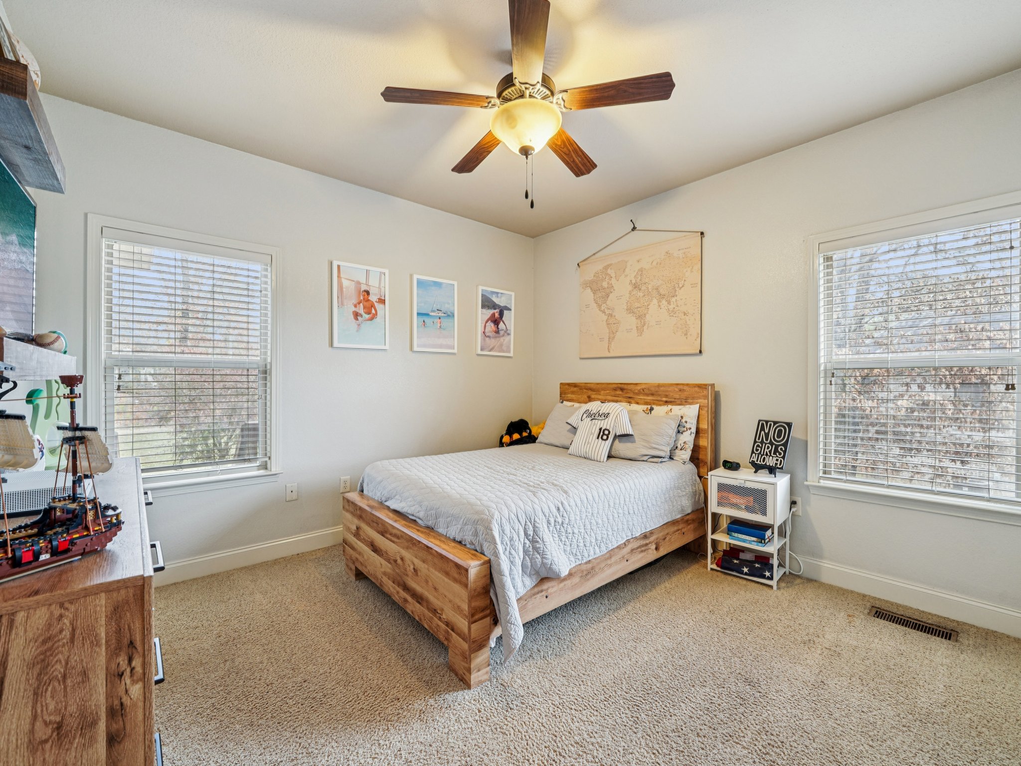 Flagstone Dr-S0512-022.jpg