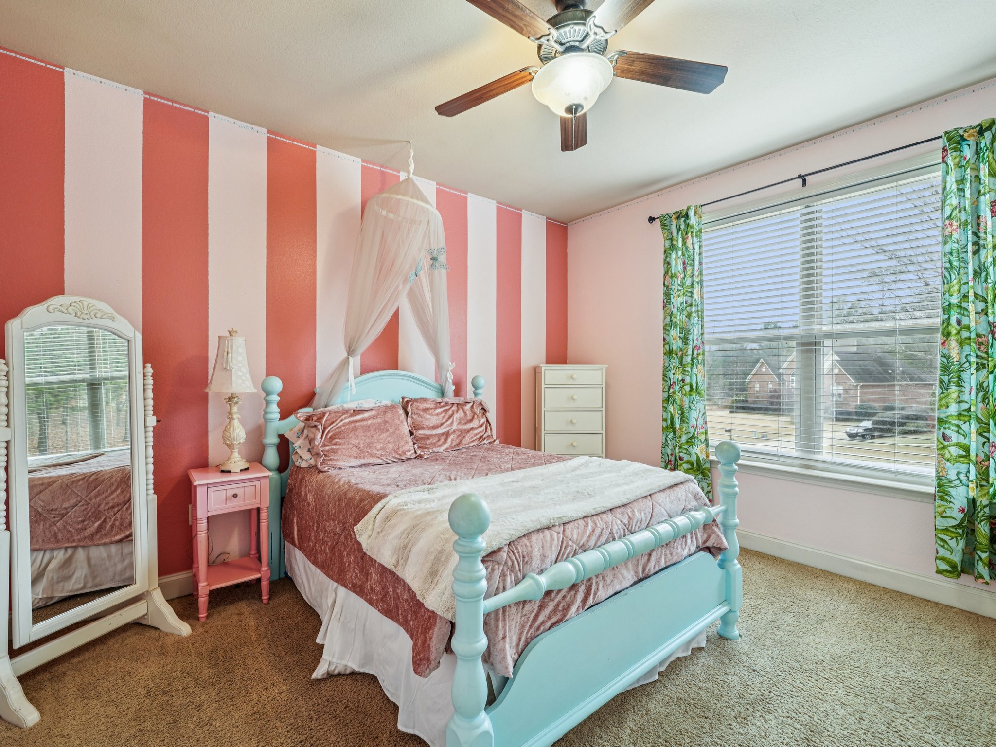 Flagstone Dr-S0512-026.jpg