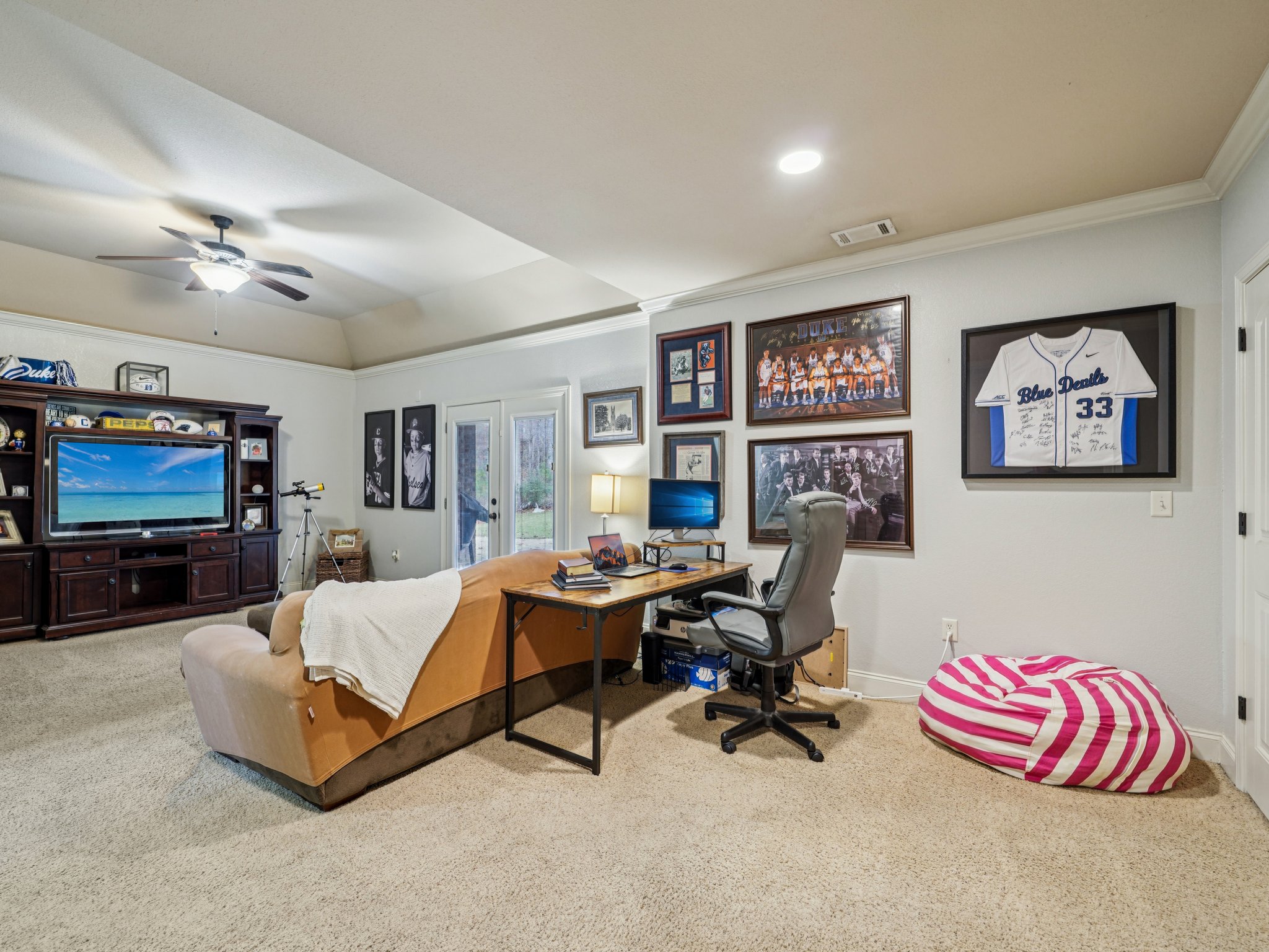 Flagstone Dr-S0512-038.jpg