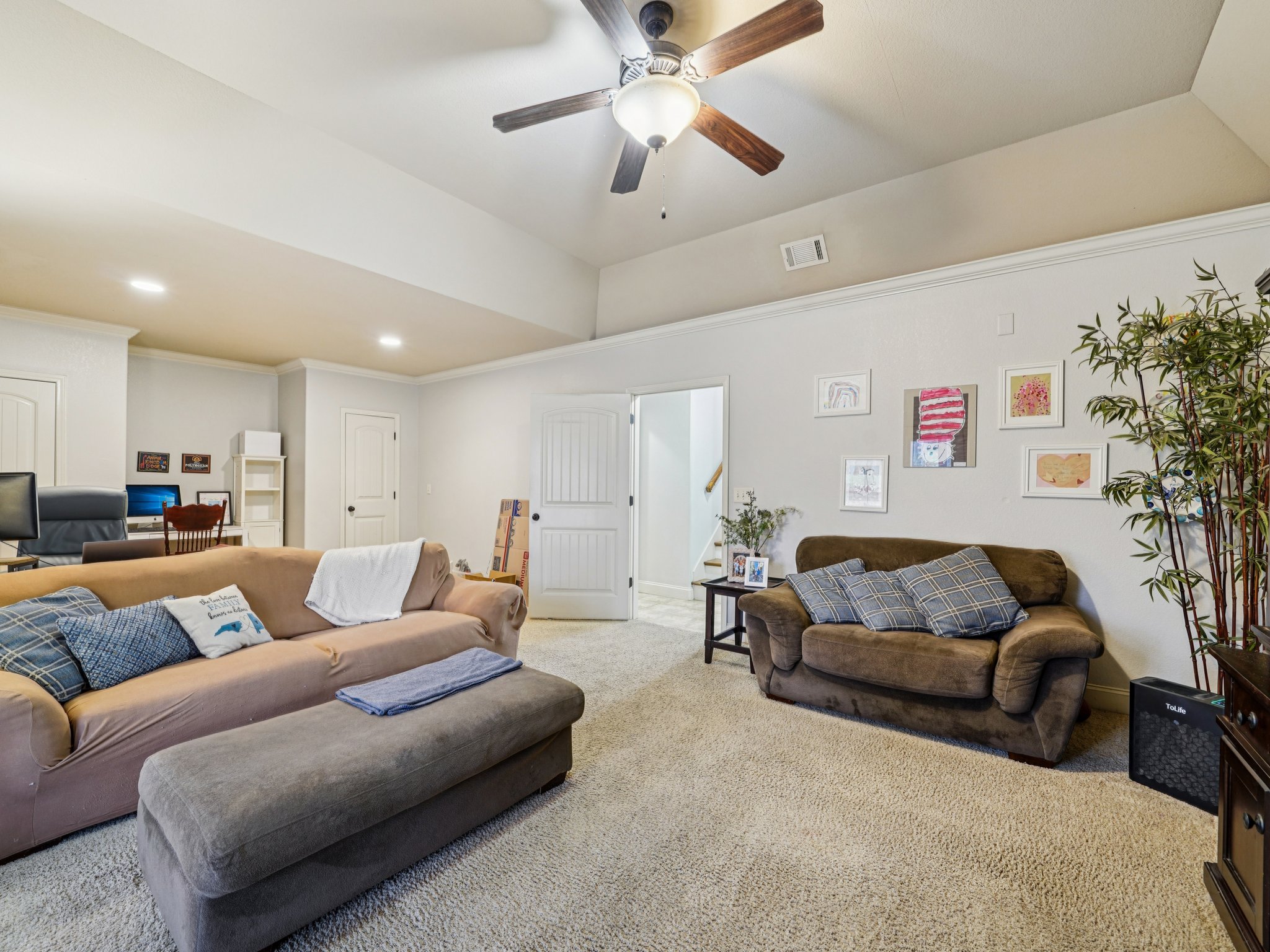 Flagstone Dr-S0512-039.jpg