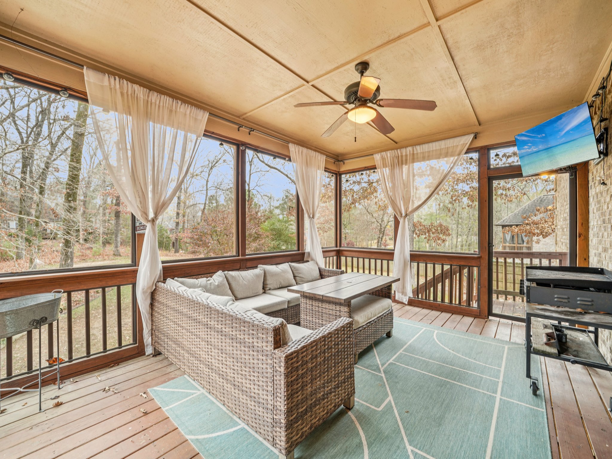 Flagstone Dr-S0512-042.jpg