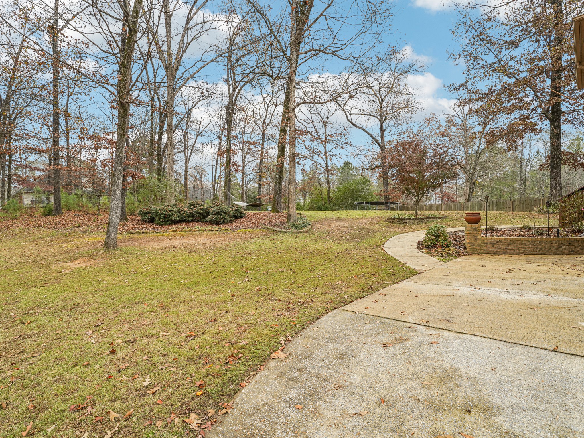 Flagstone Dr-S0512-048.jpg