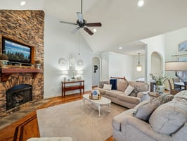 Flagstone Dr-S0512-009.jpg