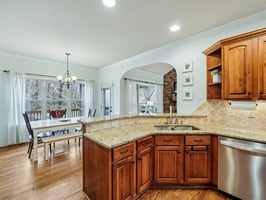 Flagstone Dr-S0512-018.jpg