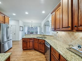 Flagstone Dr-S0512-019.jpg