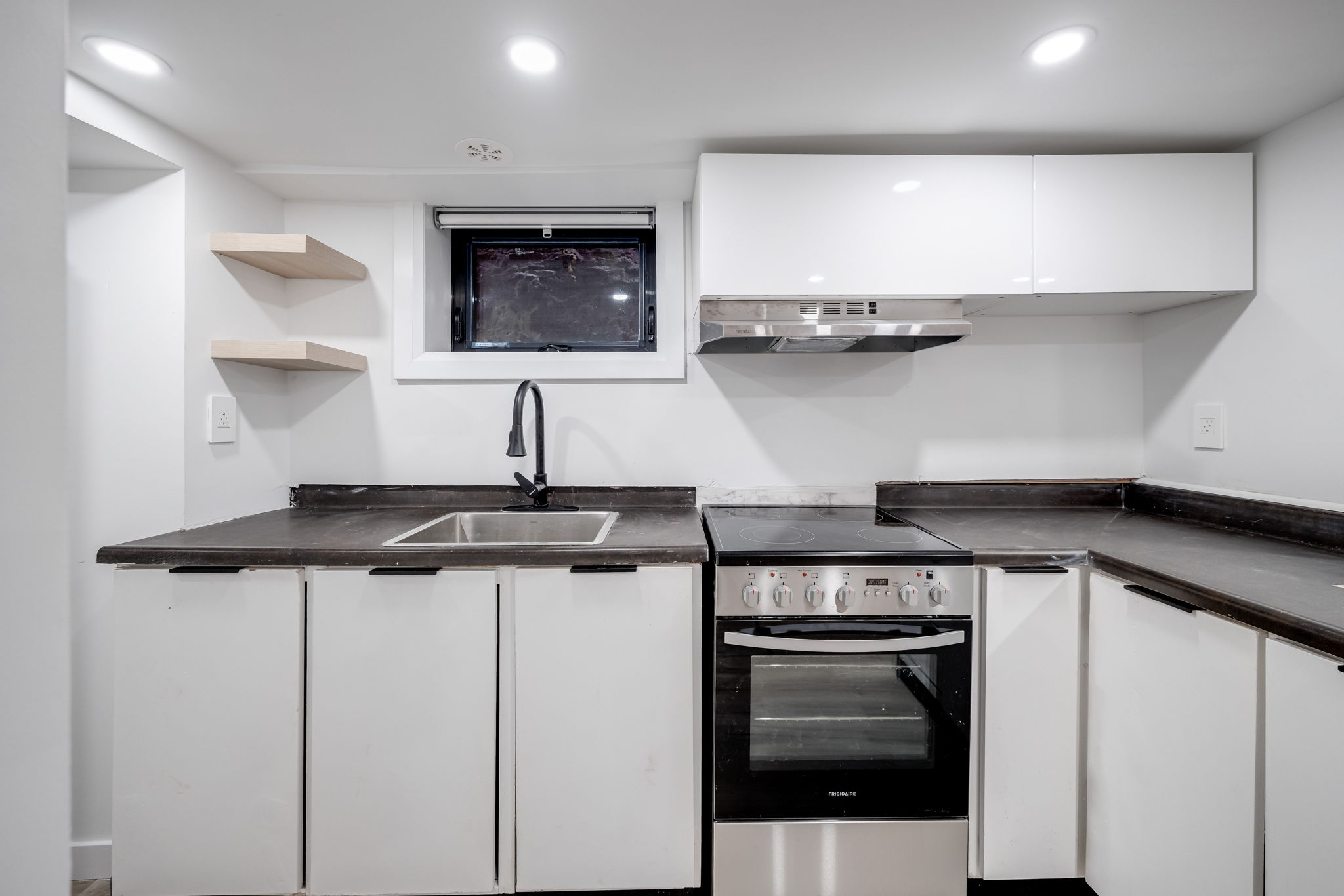 Toronto property showcase — delivered property photograph 3