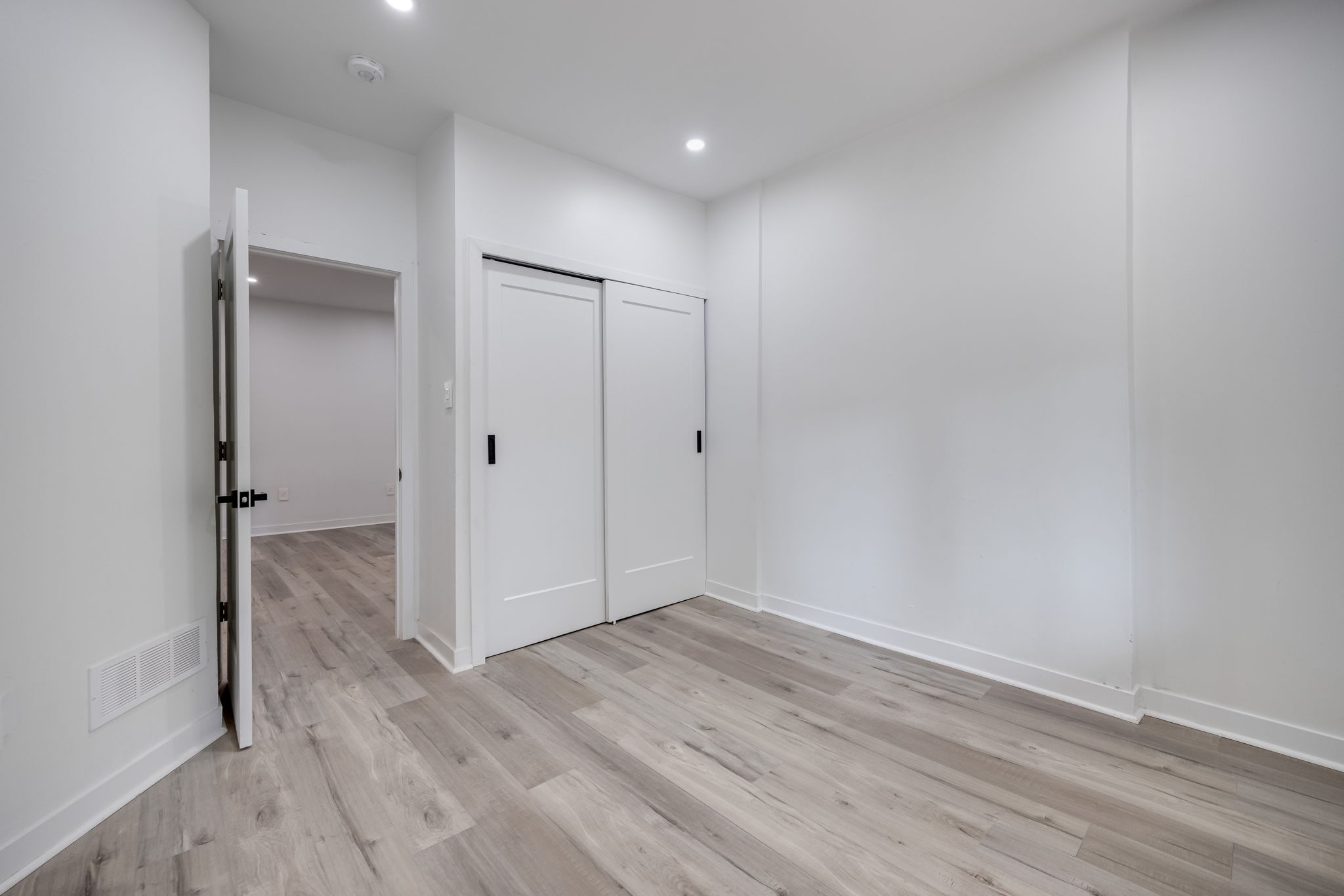 Toronto property showcase — delivered property photograph 14