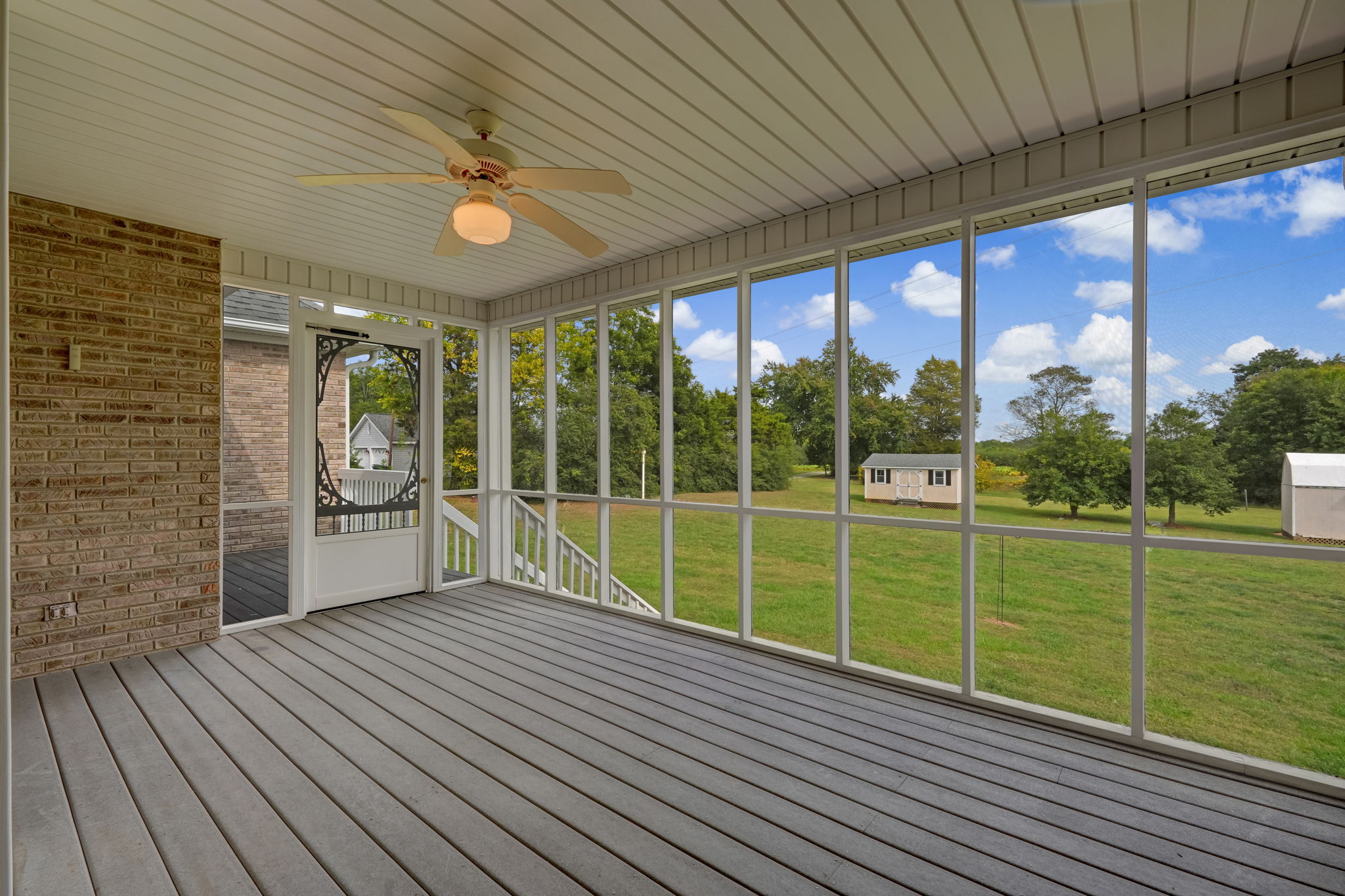 Screened-in Porch