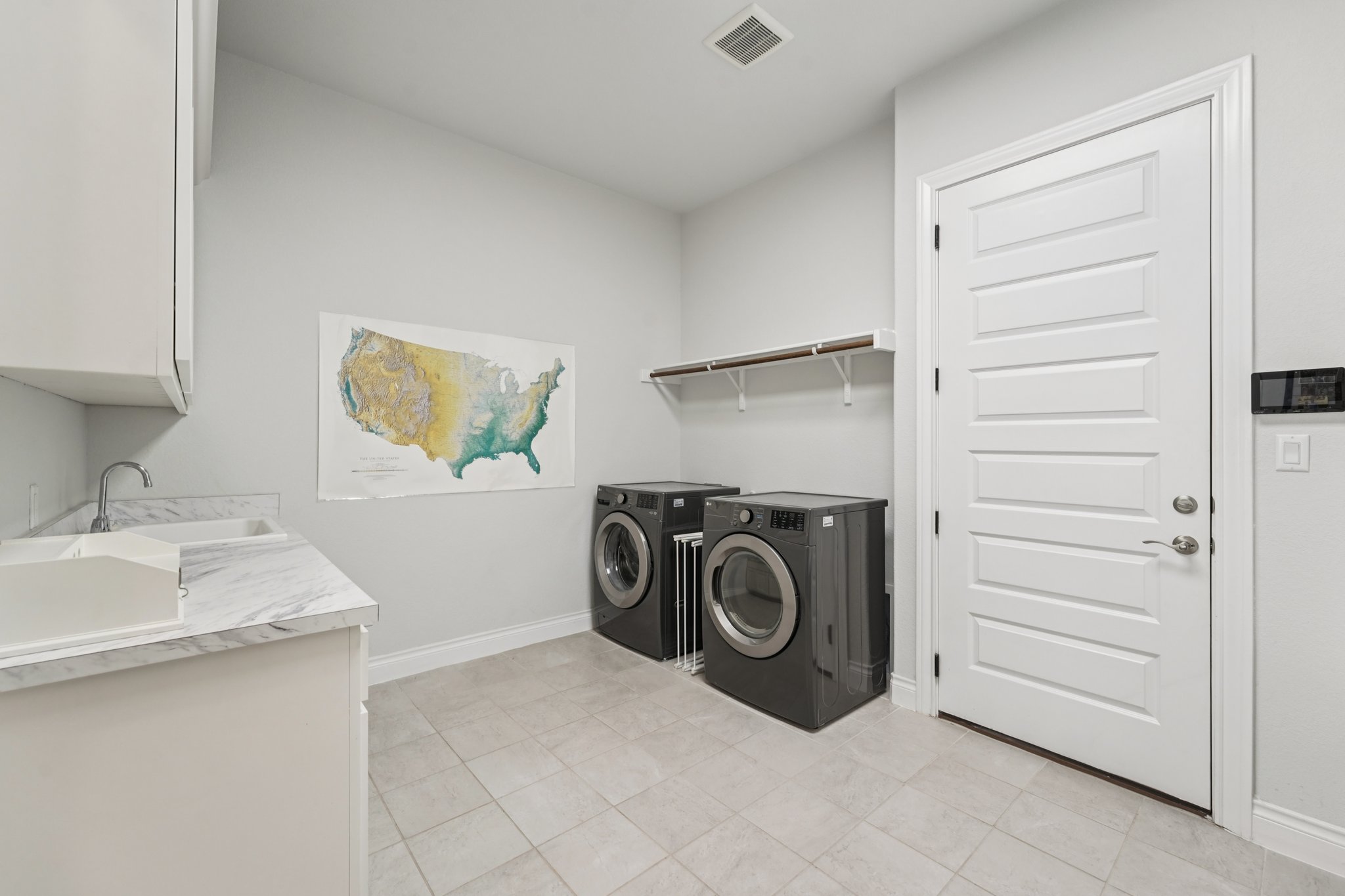 Hollytree Ct-S2407-023.jpg