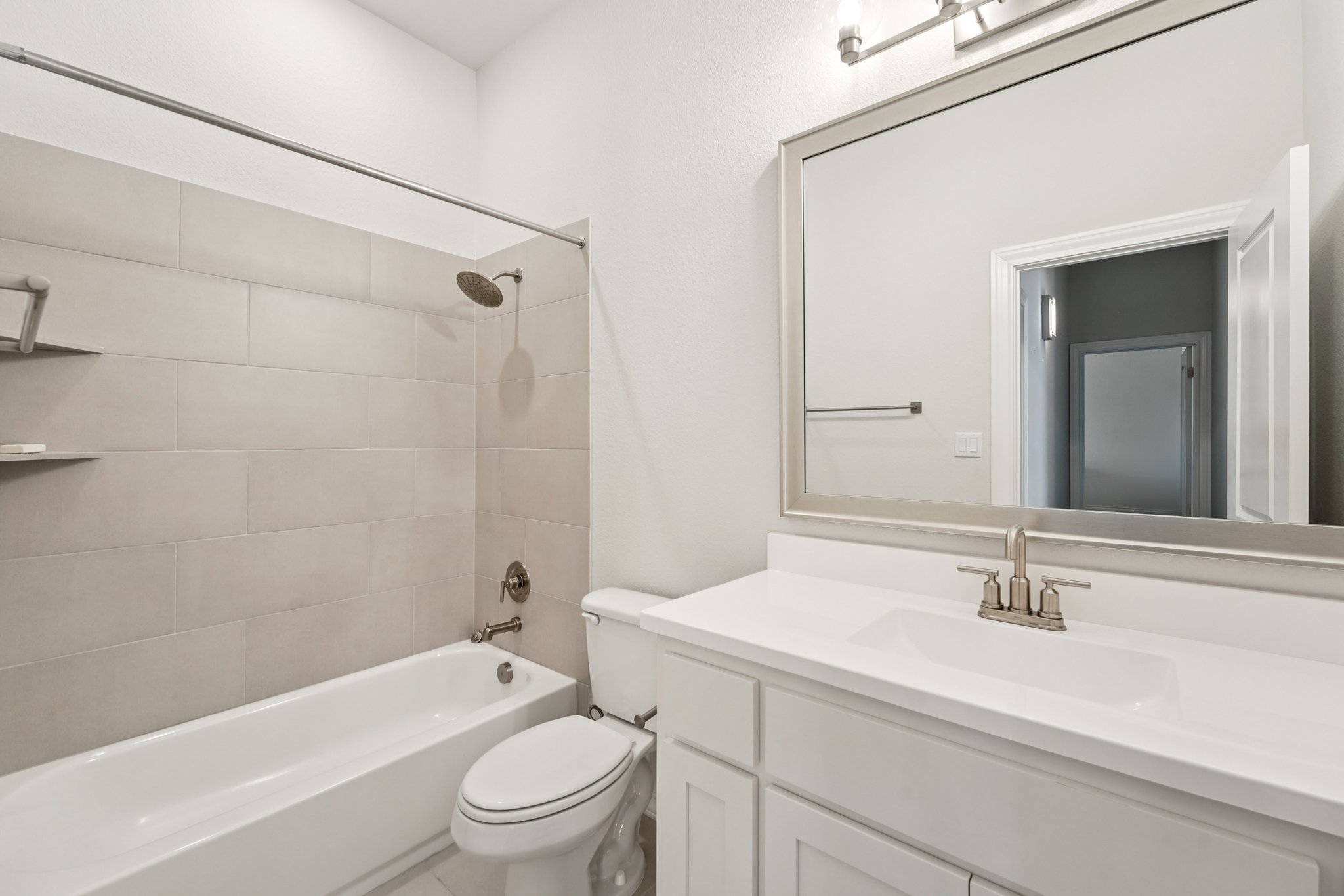 Hollytree Ct-S2407-035.jpg