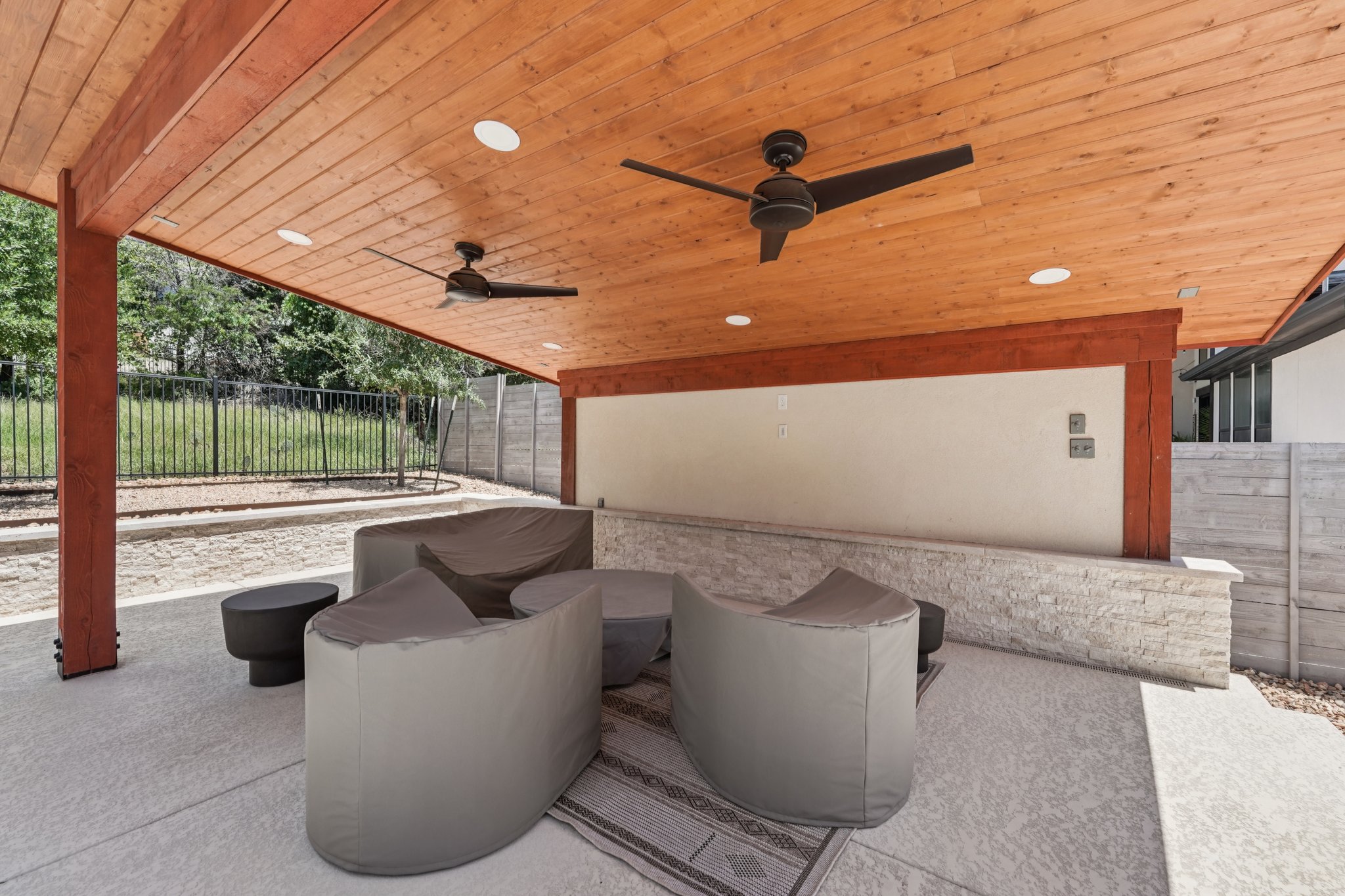 Hollytree Ct-S2407-045.jpg