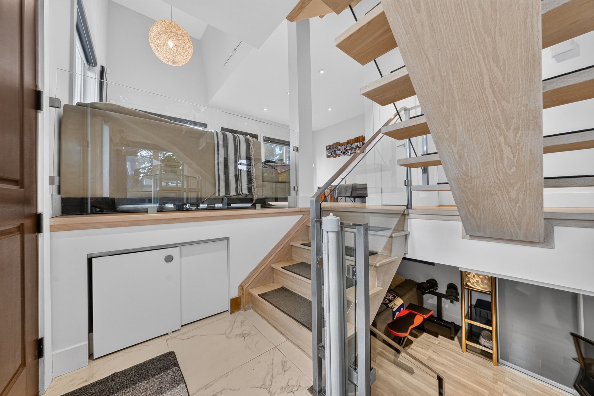 120 Hope St Toronto, ON M6E1K1