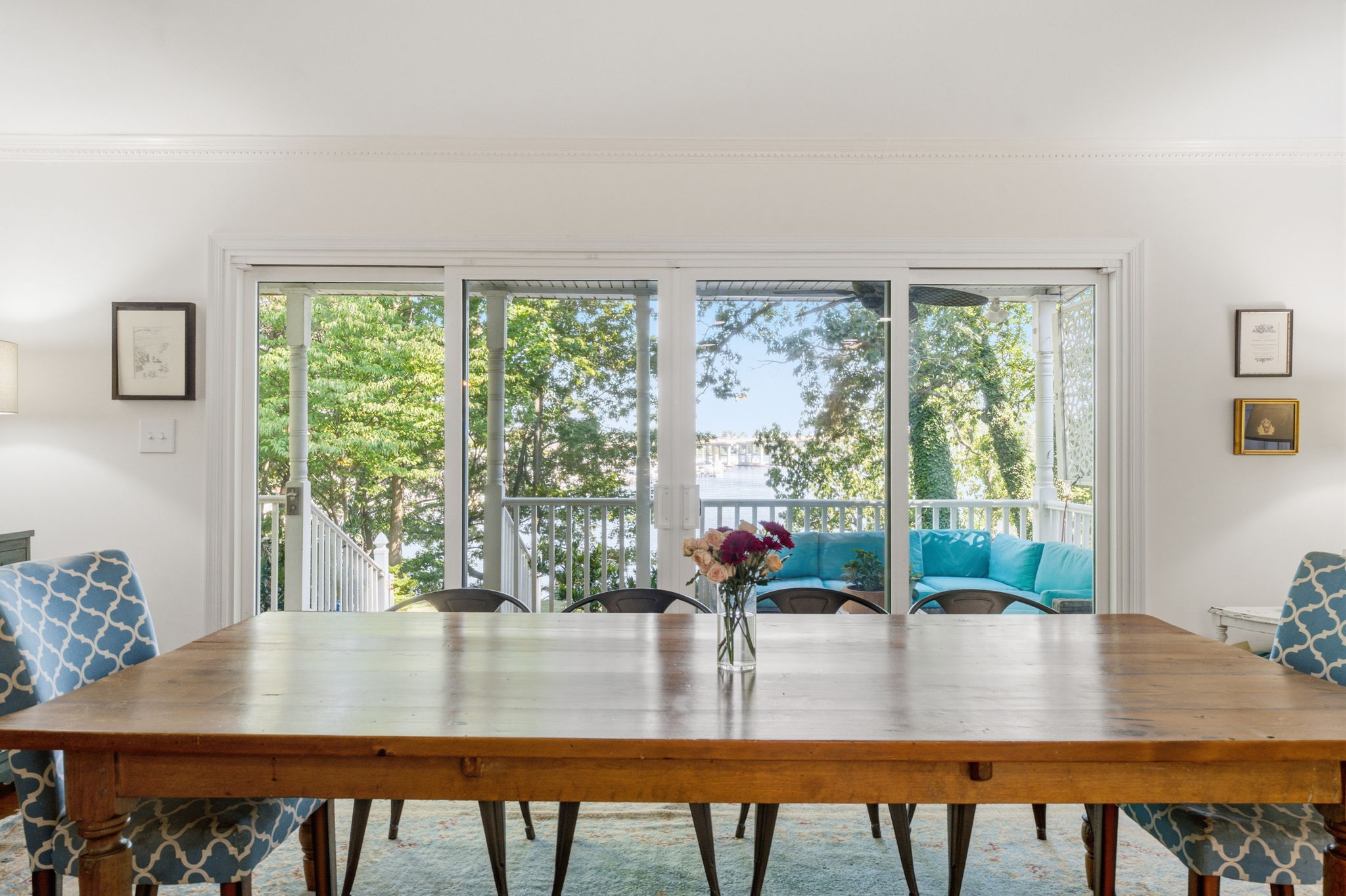  Photo 211