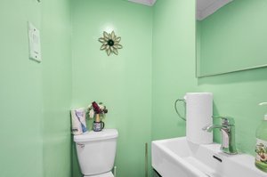  Photo 32