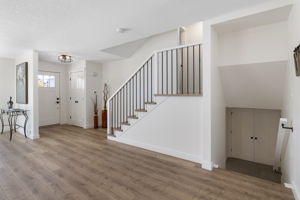 120 Parkglen Crescent SE, Calgary, AB T2J 4M1, Canada Photo 11