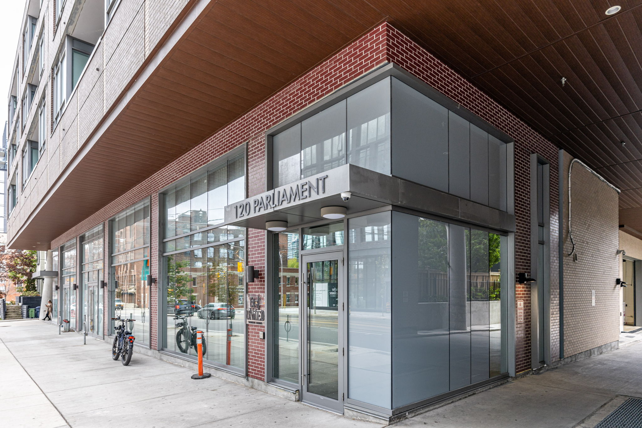 Toronto property showcase — delivered property photograph 24