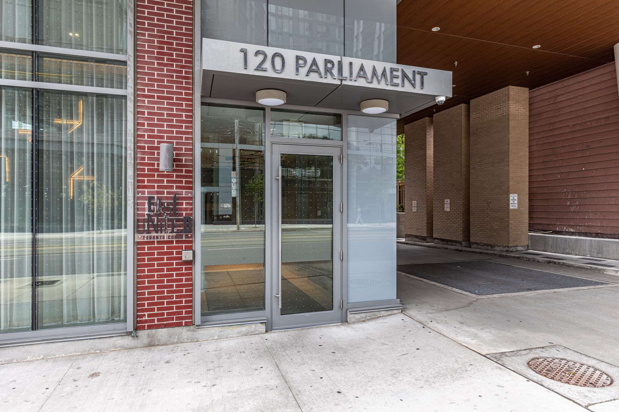 Toronto property showcase — delivered property photograph 25