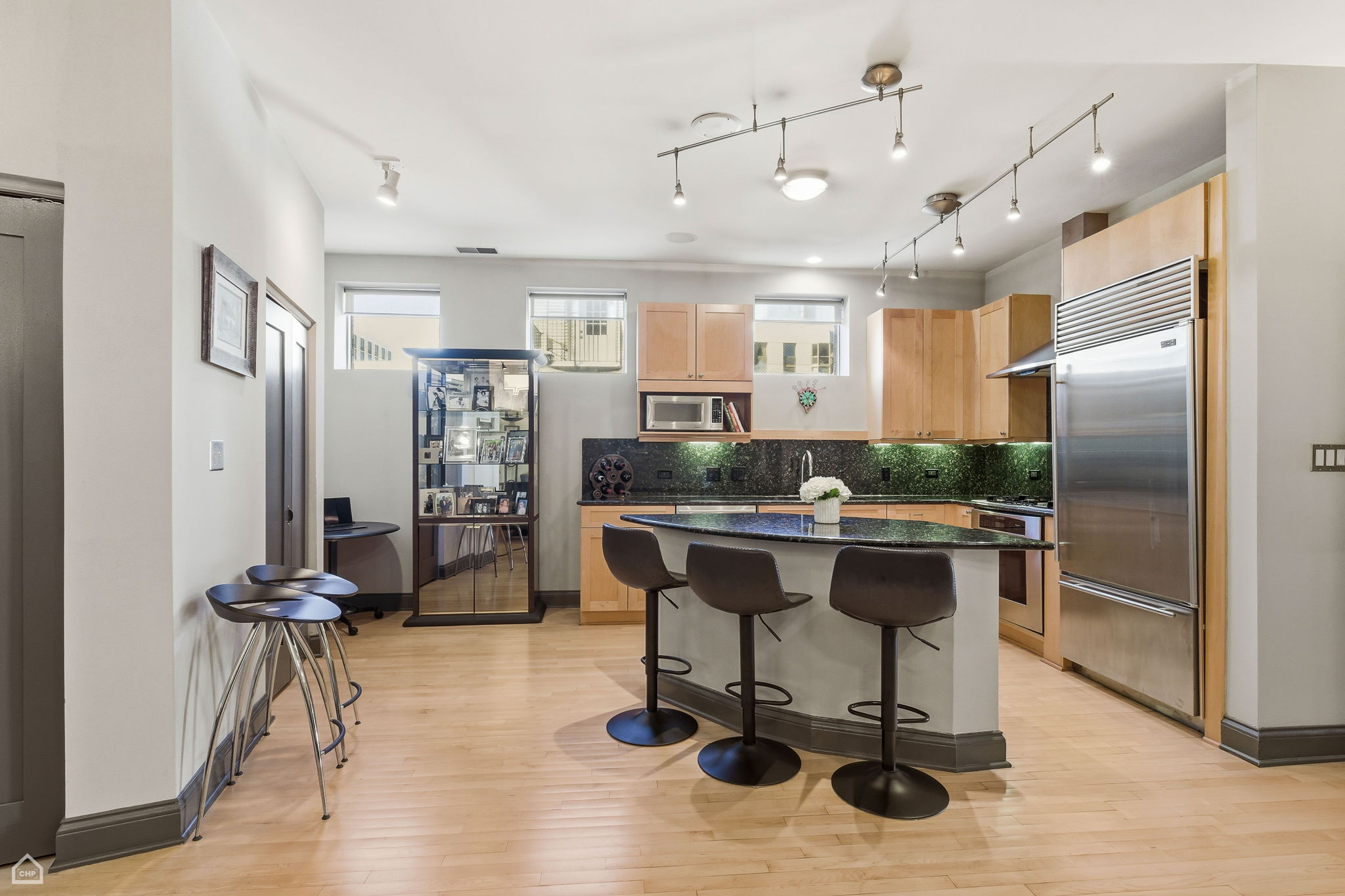 120 W Oak St 4D - Brady Miller_CHP2026_003